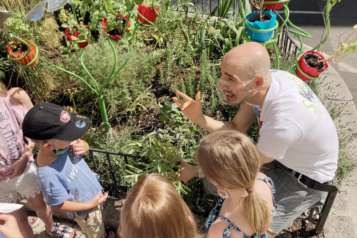 Workshop für Kinder in der Marien Apotheke Wien - bilingual auf Deutsch und in Österreichischer Gebärdensprache