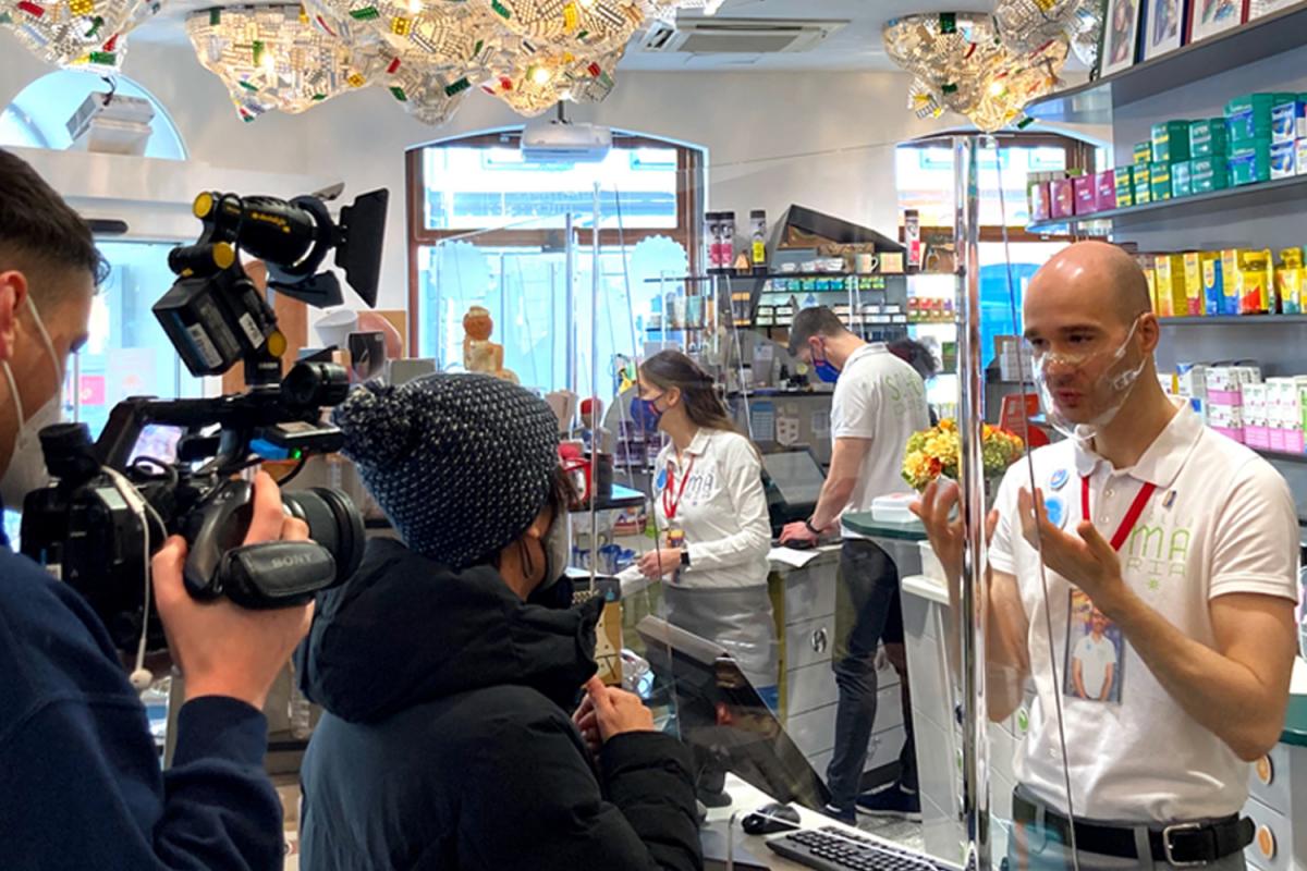 Puls4-Dreh für Café Puls in der Marien Apotheke